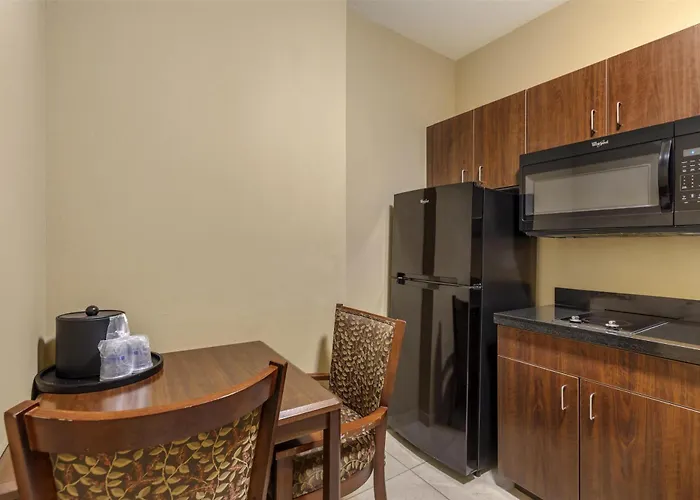Best Western Plus Hudson Hotel & Suites